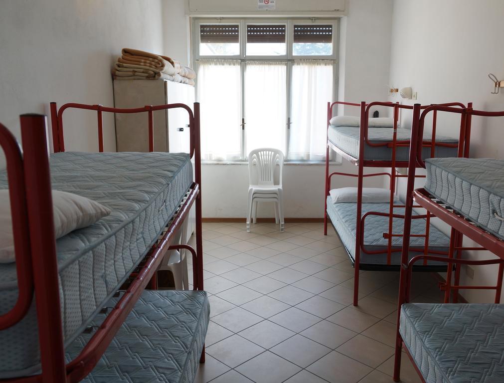 Ostello Della Gioventu Benacus Riva del Garda Cameră foto